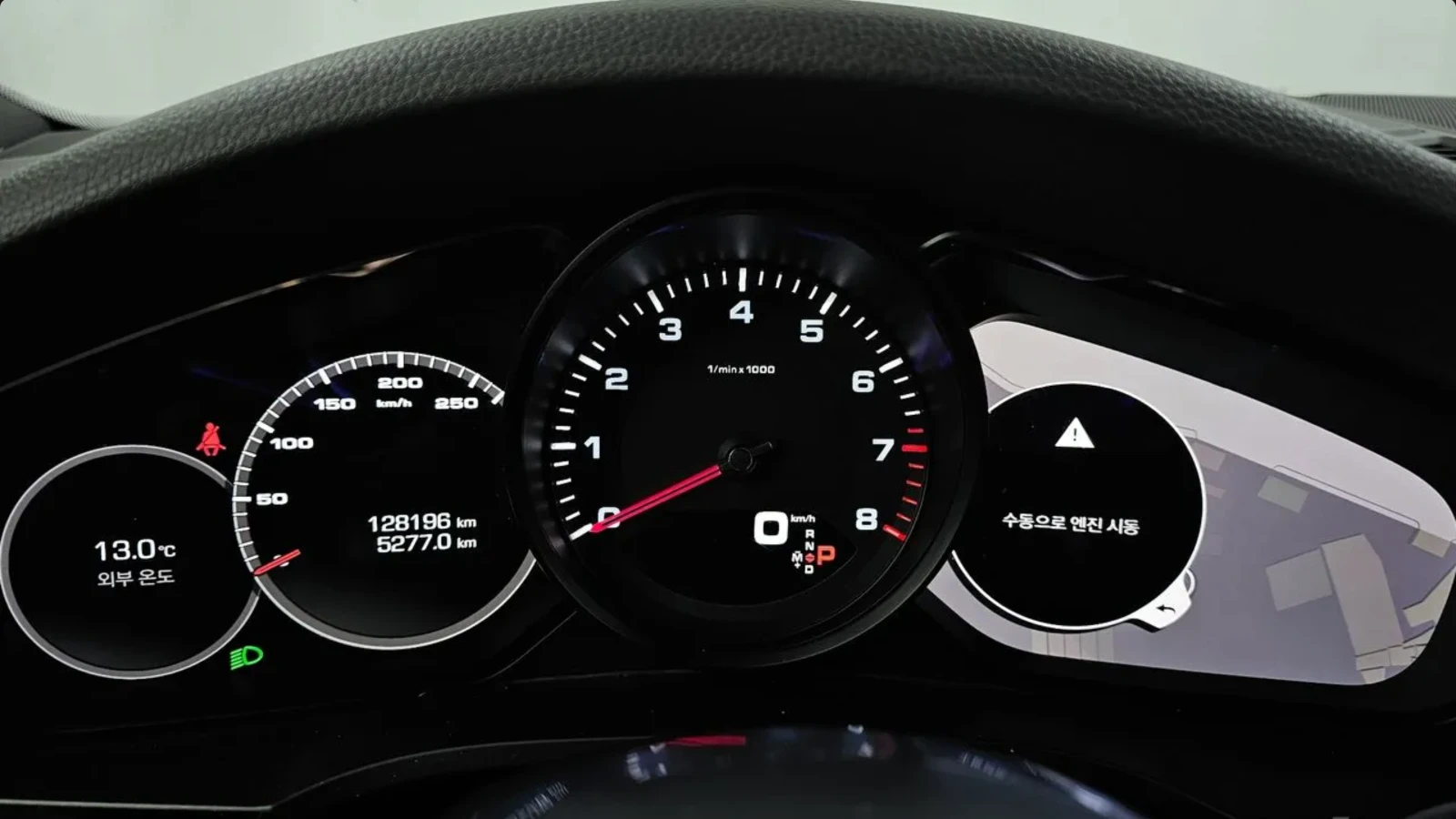 Porsche Cayenne 3.0 / ОБДУХ / PDCC / BOSE / PANO, снимка 8 - Автомобили и джипове - 54879865