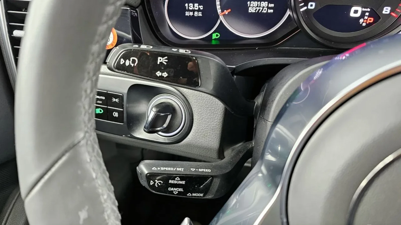 Porsche Cayenne 3.0 / ОБДУХ / PDCC / BOSE / PANO, снимка 11 - Автомобили и джипове - 54879865