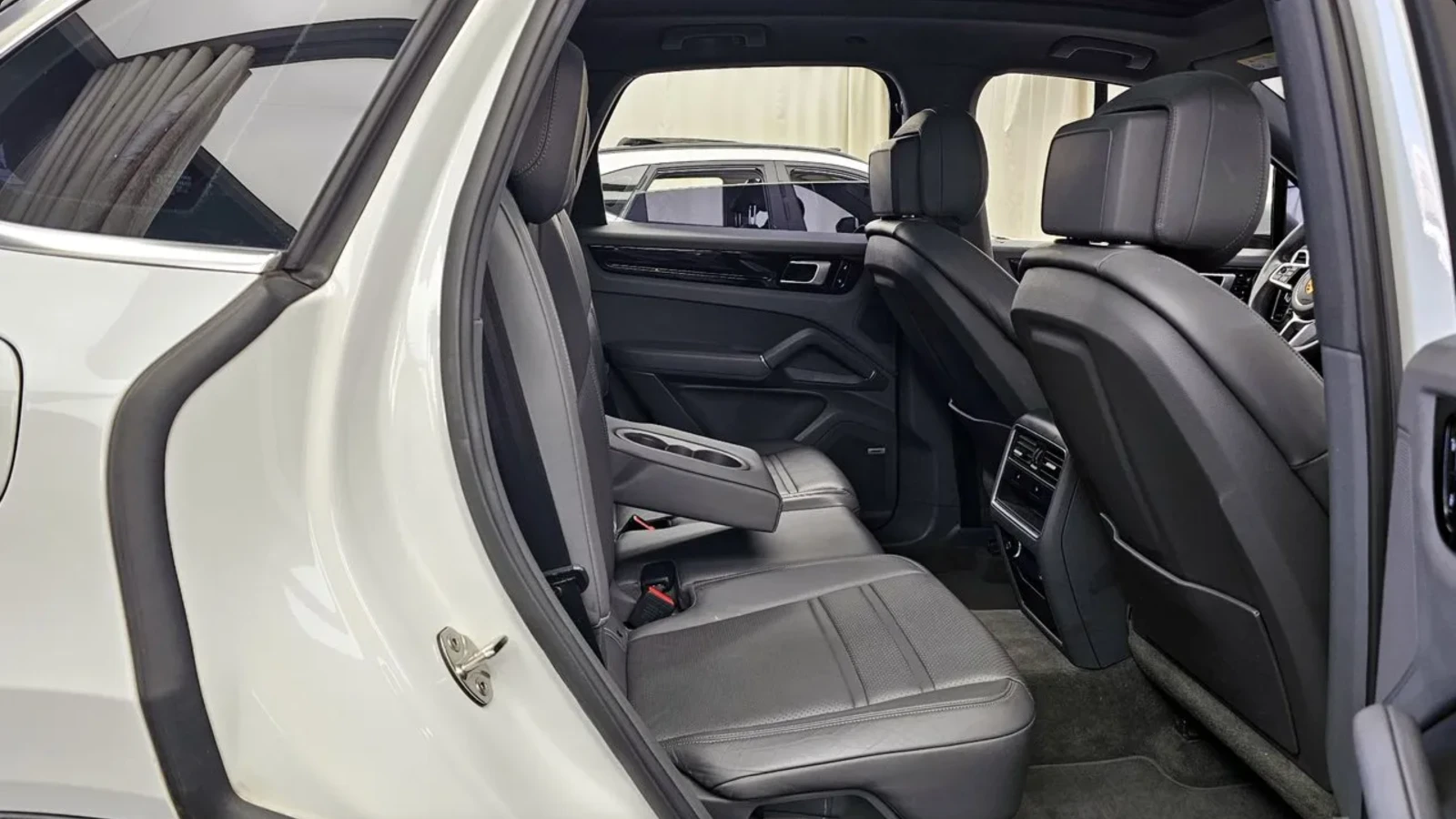 Porsche Cayenne 3.0 / ОБДУХ / PDCC / BOSE / PANO, снимка 15 - Автомобили и джипове - 54879865