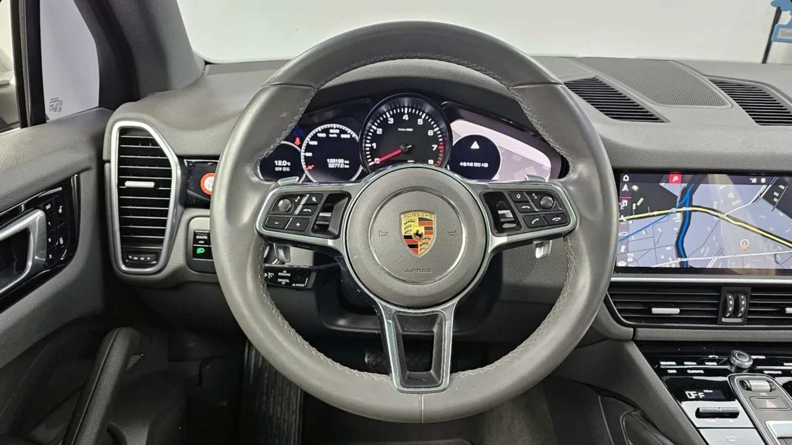 Porsche Cayenne 3.0 / ОБДУХ / PDCC / BOSE / PANO, снимка 10 - Автомобили и джипове - 54879865