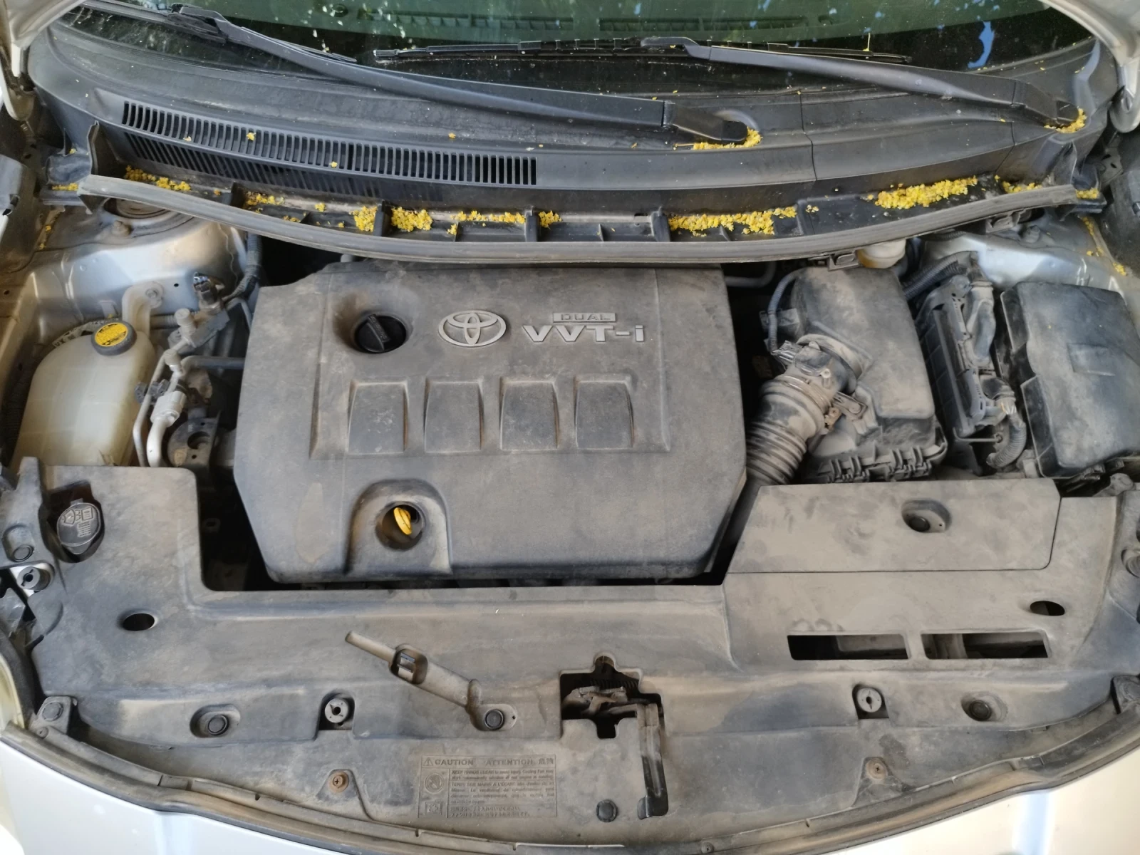 Toyota Auris 1.6 VVTI 124 hp, снимка 8 - Автомобили и джипове - 55010743