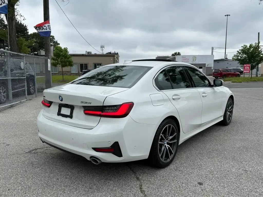 BMW 330 i xDrive, снимка 5 - Автомобили и джипове - 55616329
