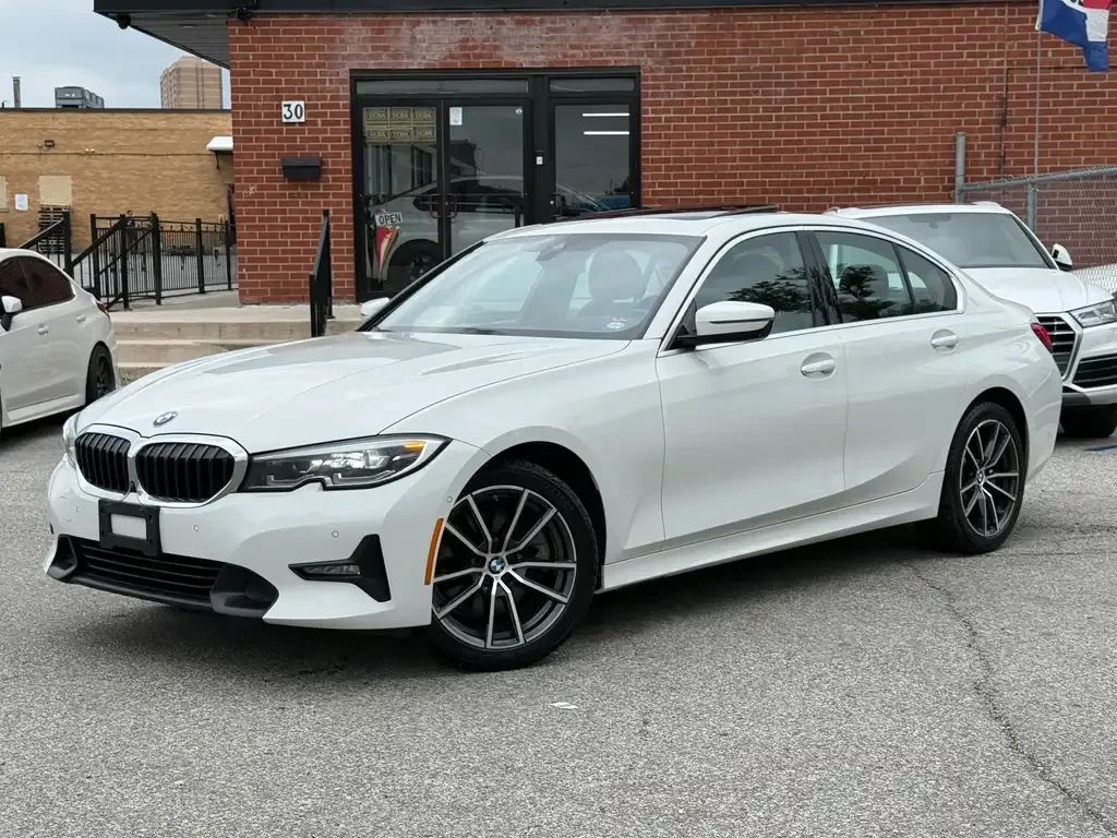 BMW 330 i xDrive, снимка 2 - Автомобили и джипове - 55616329