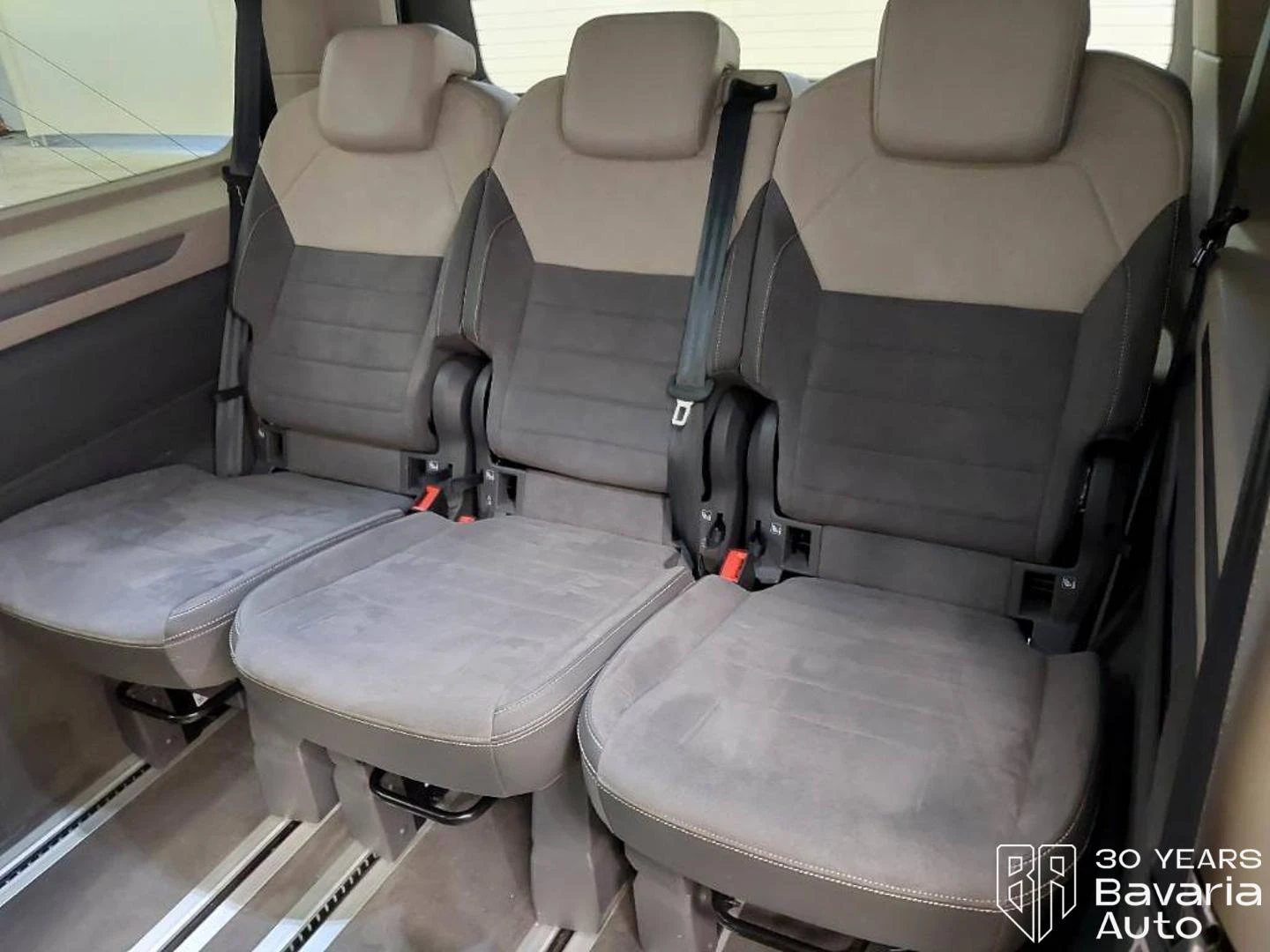 VW Multivan lang Style DSG Easy Open Basic , снимка 9 - Автомобили и джипове - 55767060