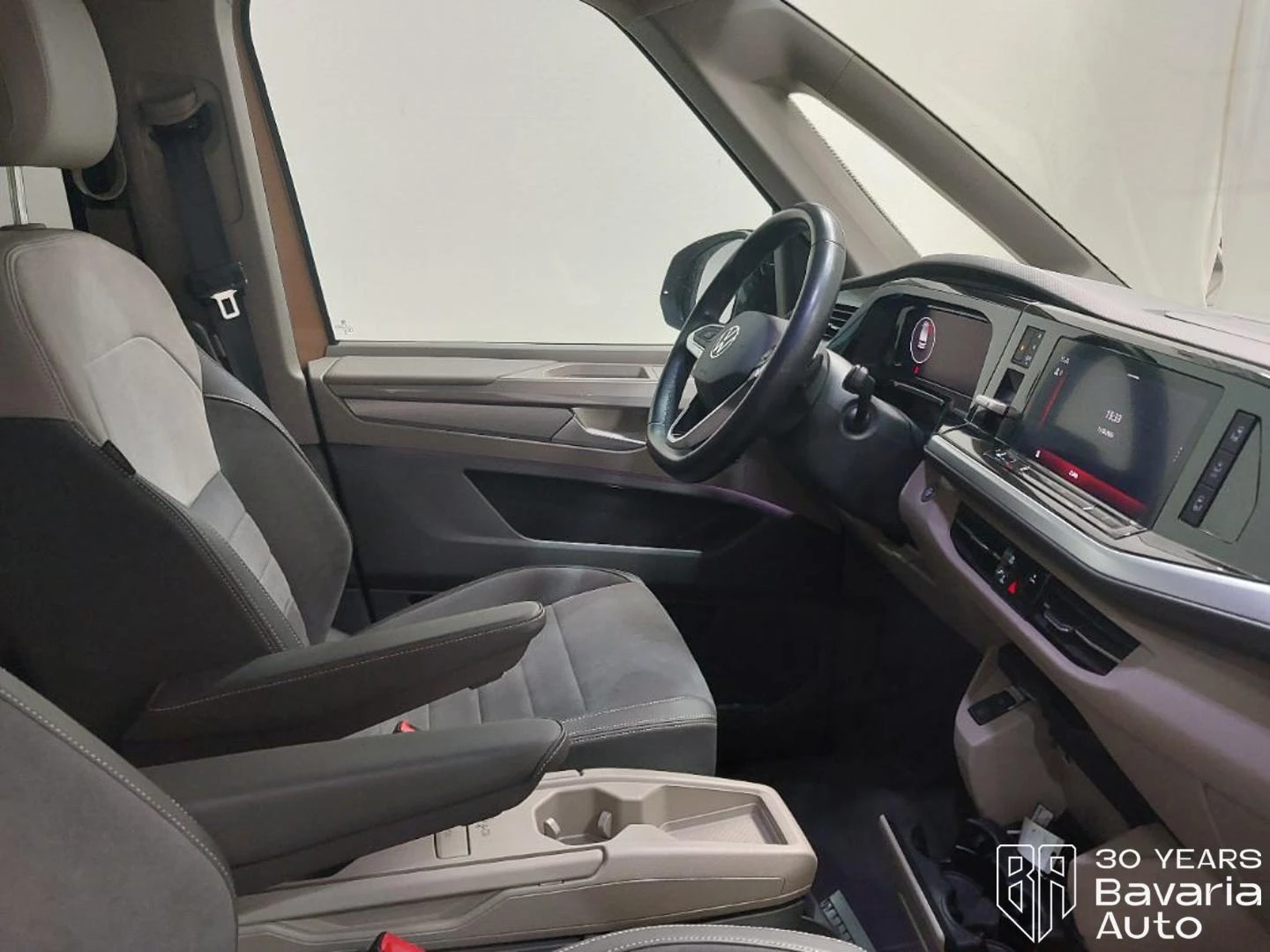 VW Multivan lang Style DSG Easy Open Basic , снимка 6 - Автомобили и джипове - 55767060