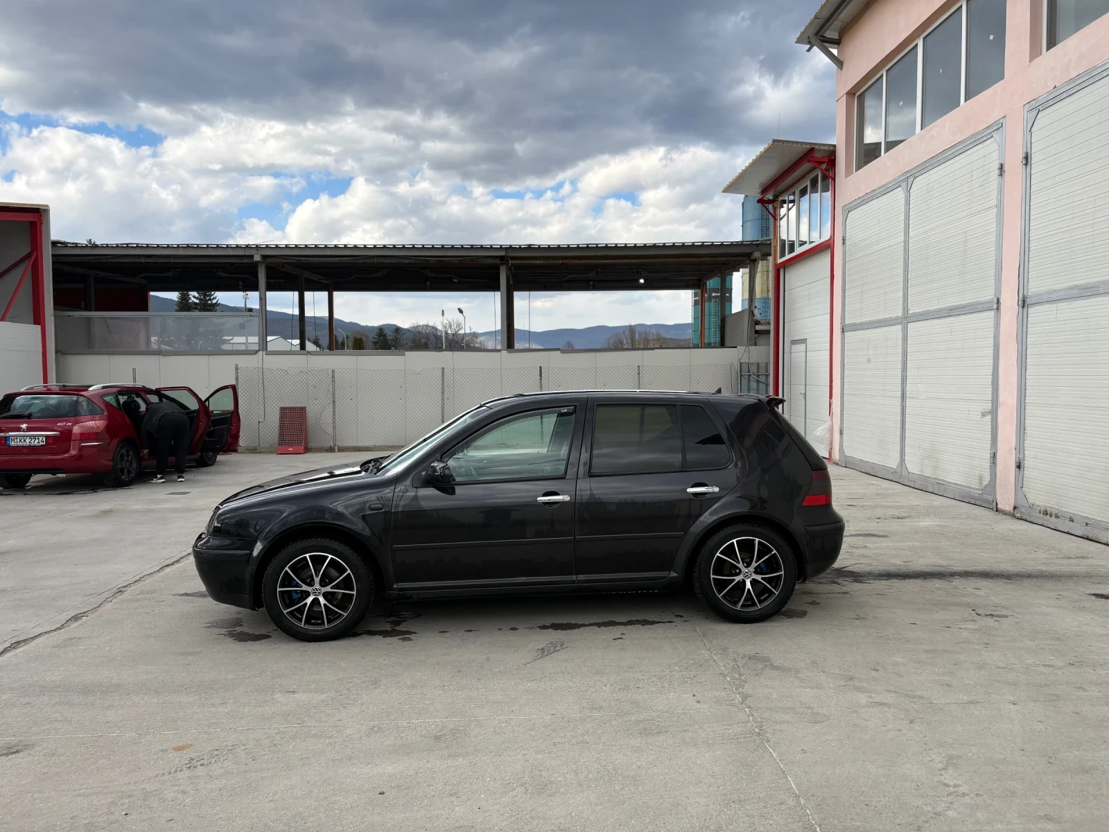 VW Golf, снимка 3 - Автомобили и джипове - 56297673