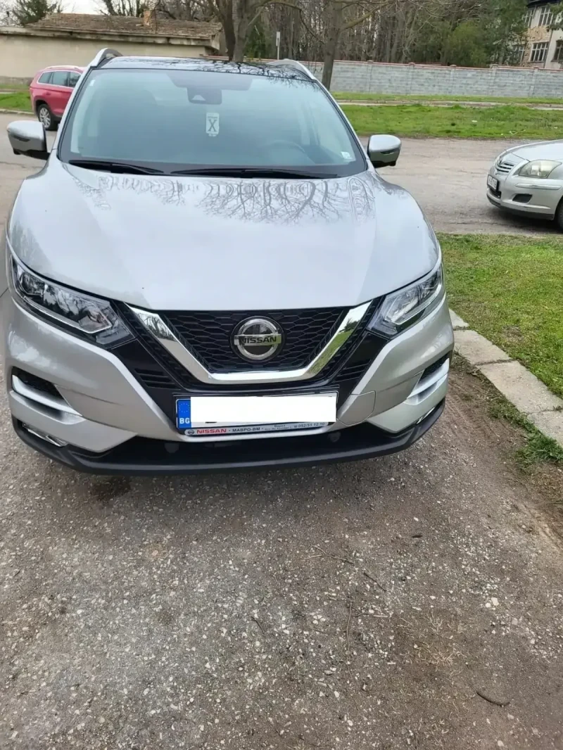 Nissan Qashqai, снимка 1 - Автомобили и джипове - 48759525