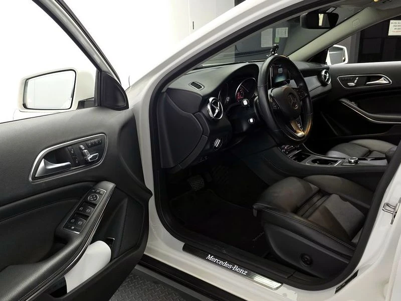 Mercedes-Benz GLA GLA220| 184к.с.| ВКЛ.ТЕХНОТЕСТ, снимка 10 - Автомобили и джипове - 55563649