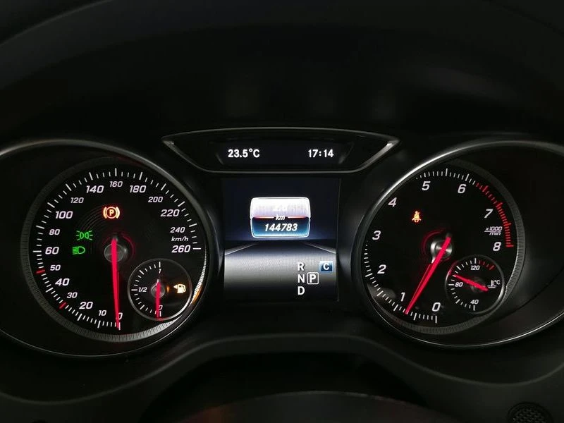 Mercedes-Benz GLA GLA220| 184к.с.| ВКЛ.ТЕХНОТЕСТ, снимка 8 - Автомобили и джипове - 55563649
