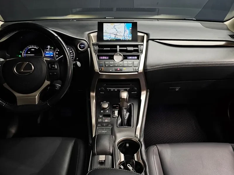 Lexus NX 300Supreme, снимка 7 - Автомобили и джипове - 56271047