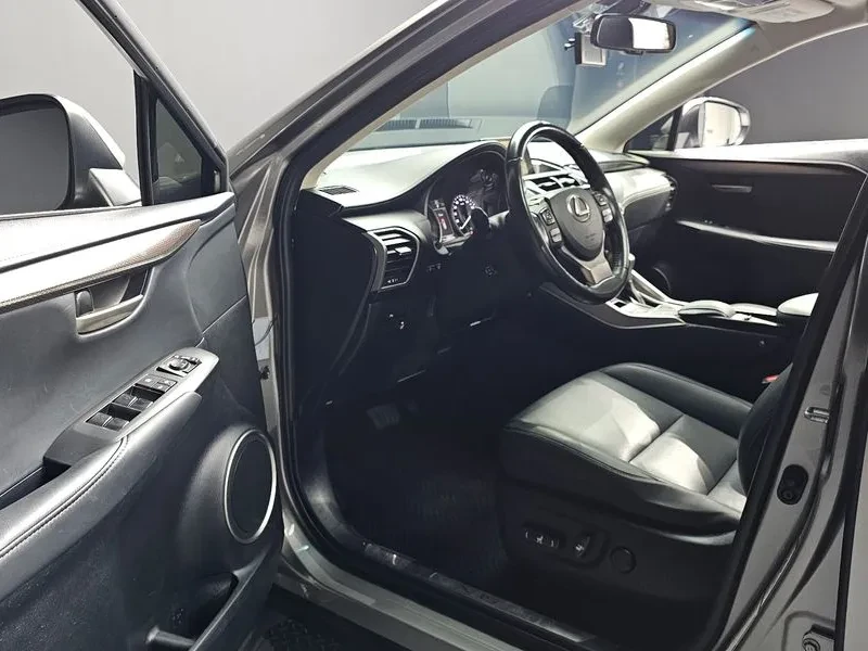 Lexus NX 300Supreme, снимка 10 - Автомобили и джипове - 56271047