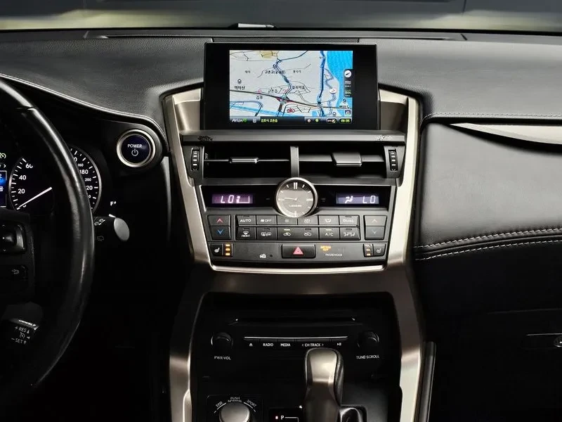 Lexus NX 300Supreme, снимка 15 - Автомобили и джипове - 56271047