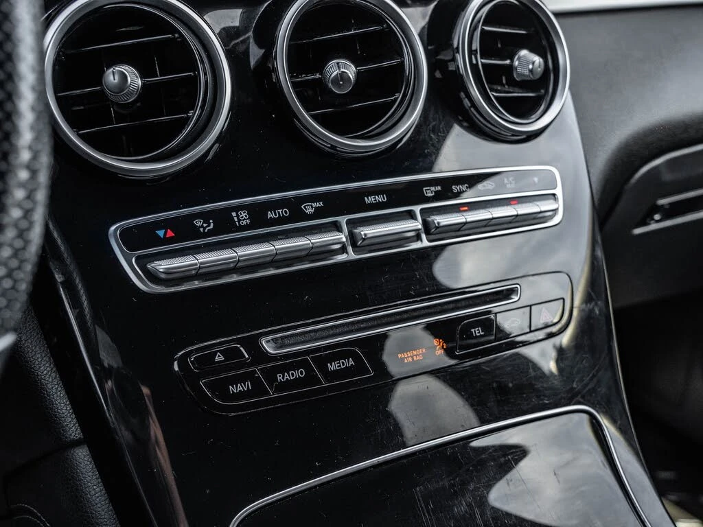 Mercedes-Benz GLC * HeadUp *  AвтоКредит * (ЦЕНА ДО БГ), снимка 15 - Автомобили и джипове - 55544590