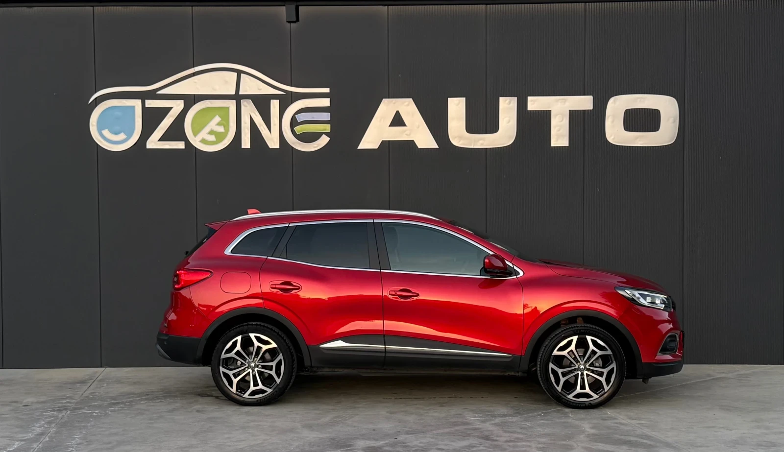 Renault Kadjar, снимка 4 - Автомобили и джипове - 56602754