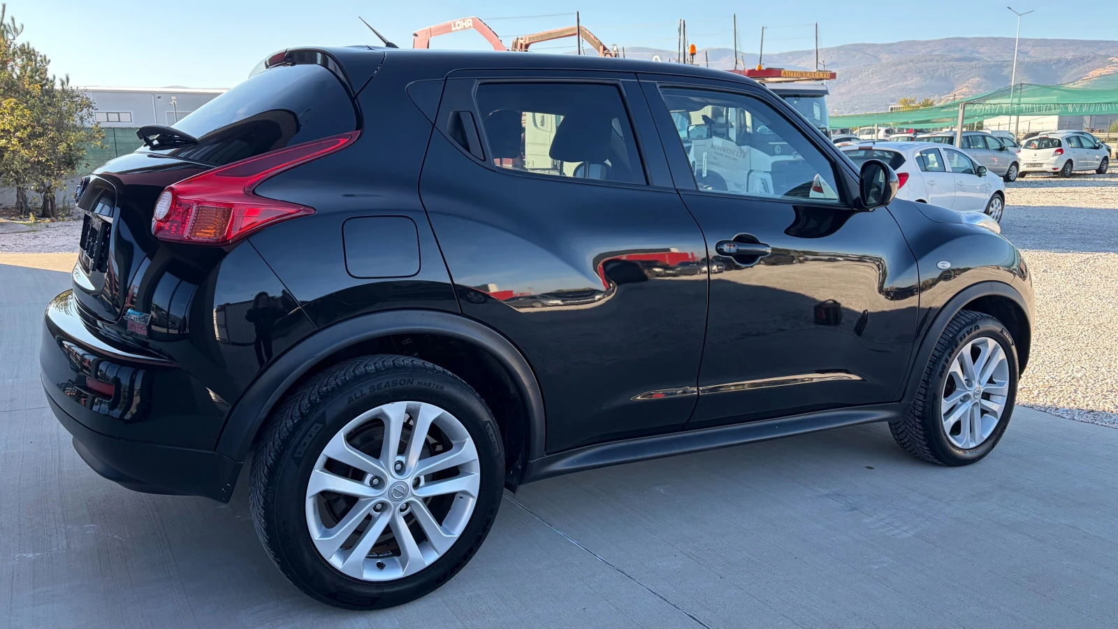 Nissan Juke 1.5 dCi , снимка 4 - Автомобили и джипове - 56633452