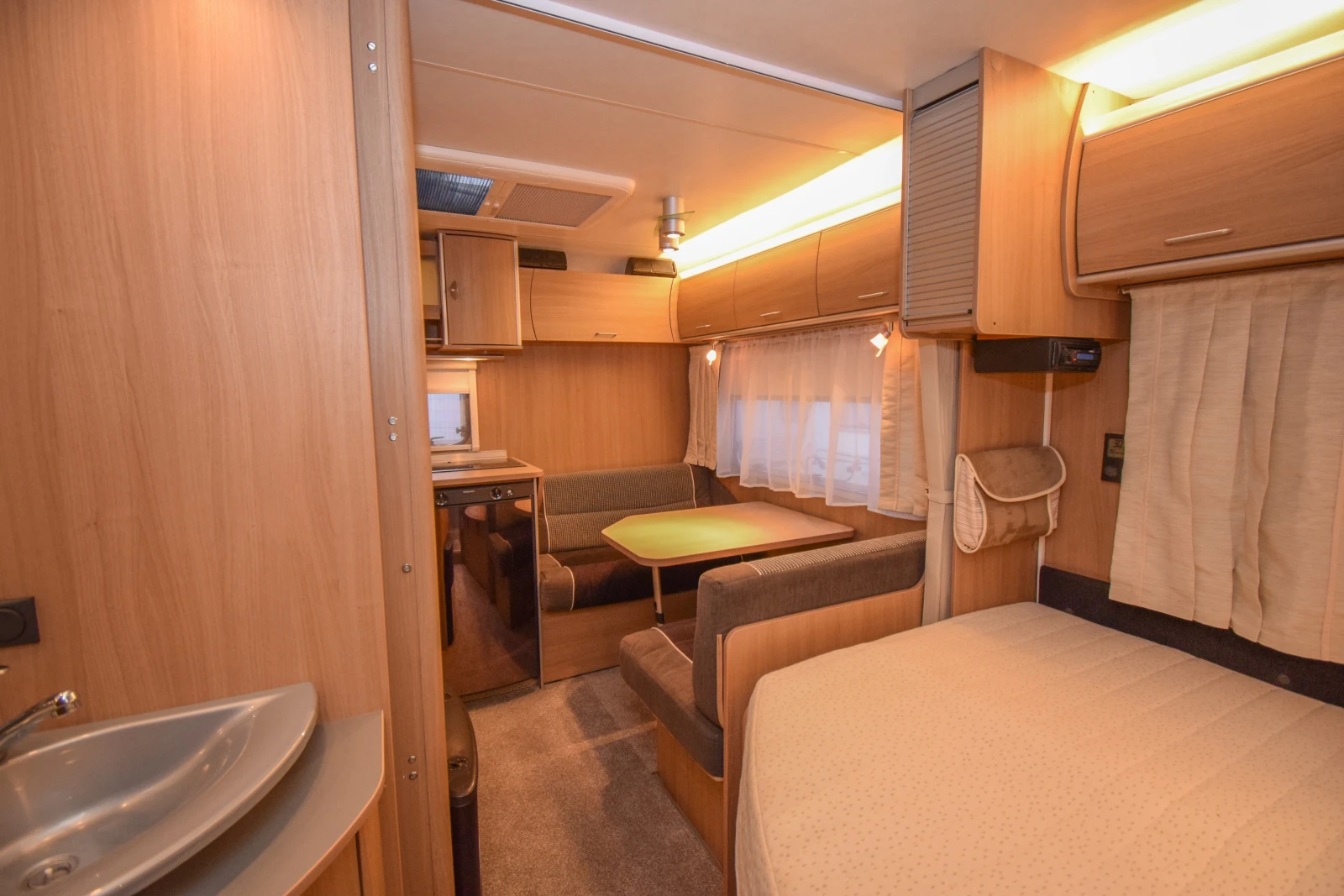 Каравана Bursner Averso Fifty 390 TS, снимка 17 - Каравани и кемпери - 55932848