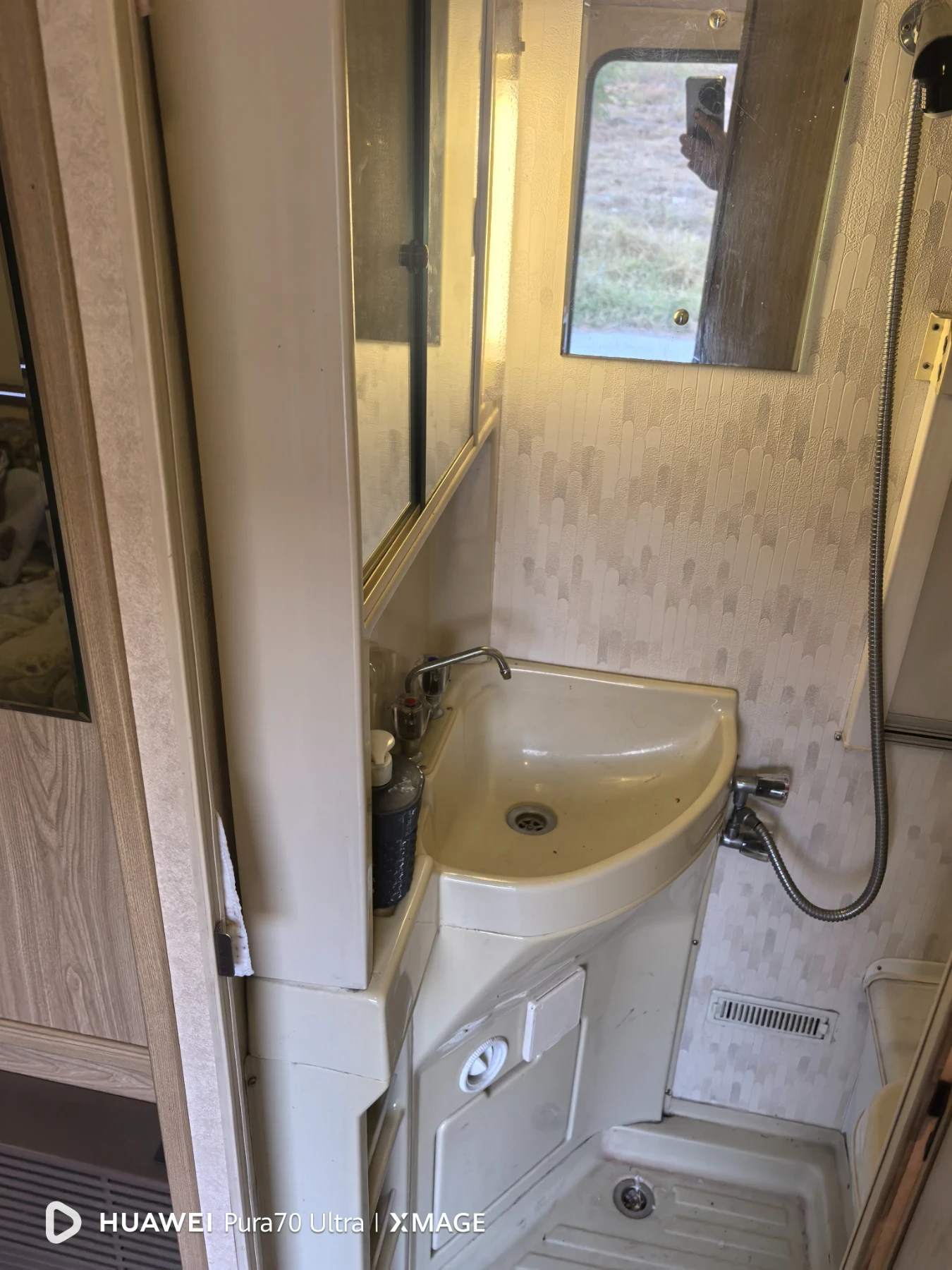 Каравана Други Lunar Clubman 360-2, снимка 9 - Каравани и кемпери - 56201086