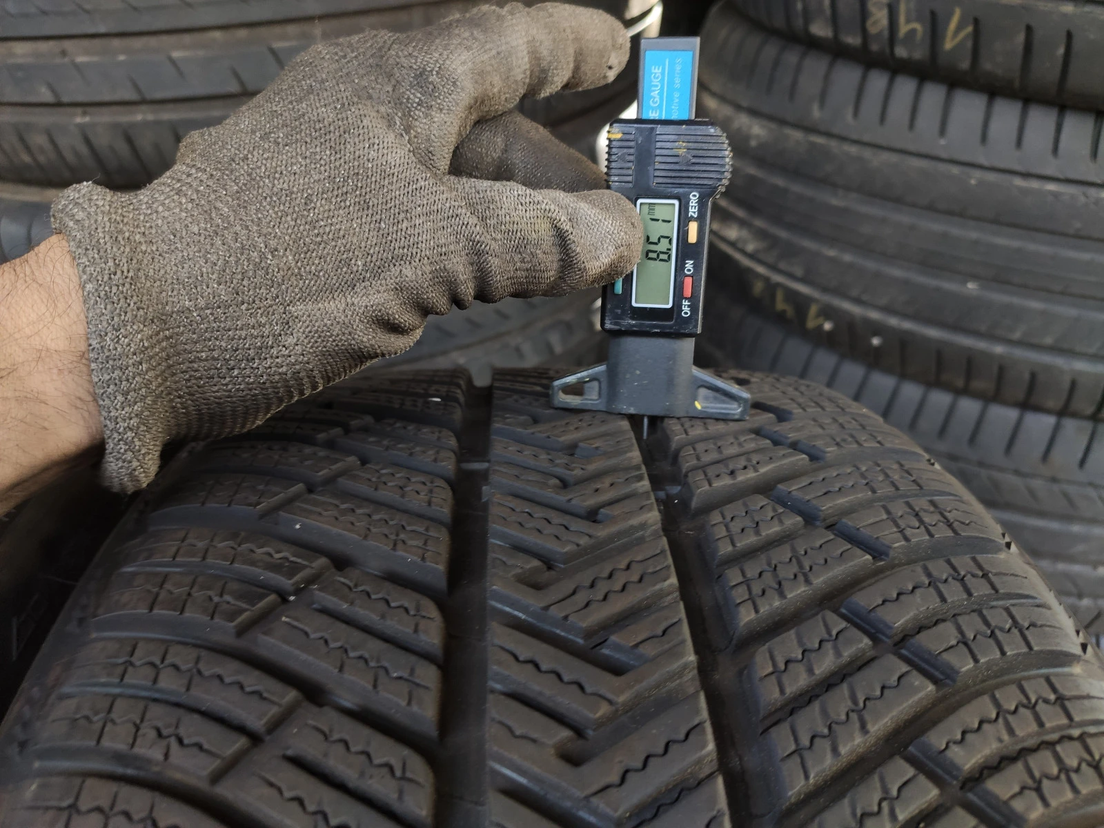  235/40R19 | Mobile.bg   4