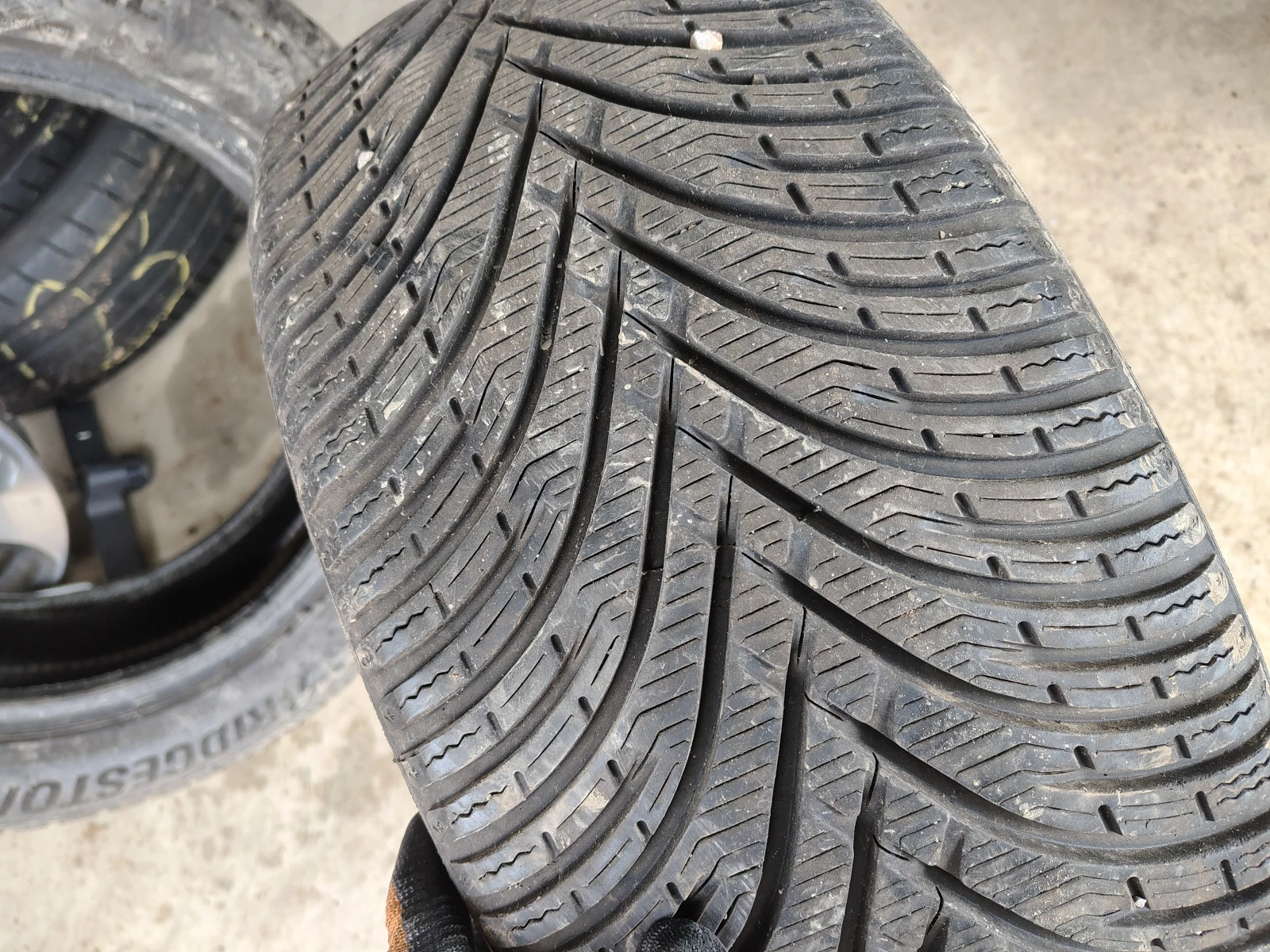  235/45R18 | Mobile.bg   2