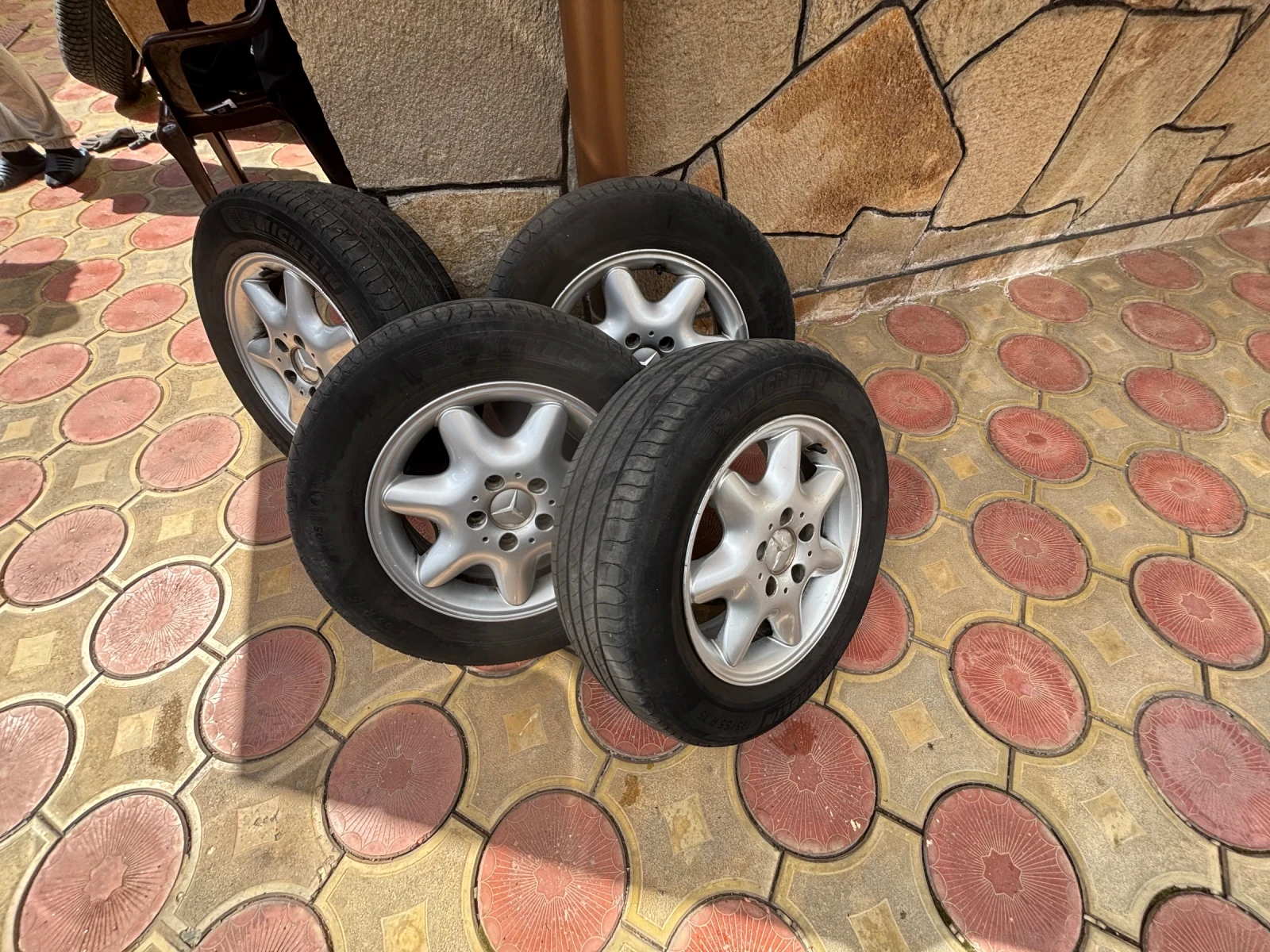 Гуми с джанти Michelin 120/60R15, снимка 3 - Гуми и джанти - 54312663