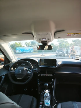 Peugeot 2008 27000 км, снимка 6