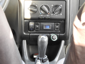 VW Polo Парктроник,LED,старт бутон,USB,ГАЗОВ ИНЖЕКЦИОН, снимка 14 - Автомобили и джипове - 45055654