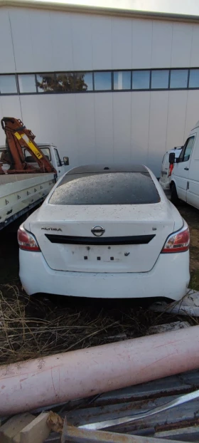 Nissan Altima - 2600 € / 5085.16 лв. - 41629492 3