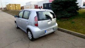 Daihatsu Sirion 1.3 TWIN CAM 16V A/C 4цилиндъра TOYOTA, снимка 4 - Автомобили и джипове - 53684592