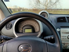 Daihatsu Sirion 1.3 TWIN CAM 16V A/C 4цилиндъра TOYOTA, снимка 6 - Автомобили и джипове - 53684592