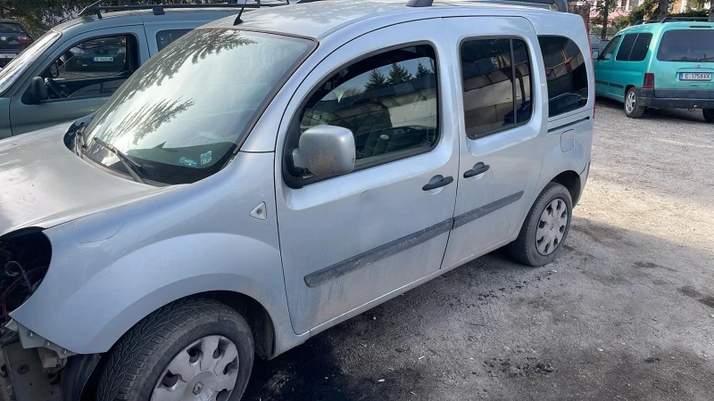 Renault Kangoo, снимка 4 - Автомобили и джипове - 49465357