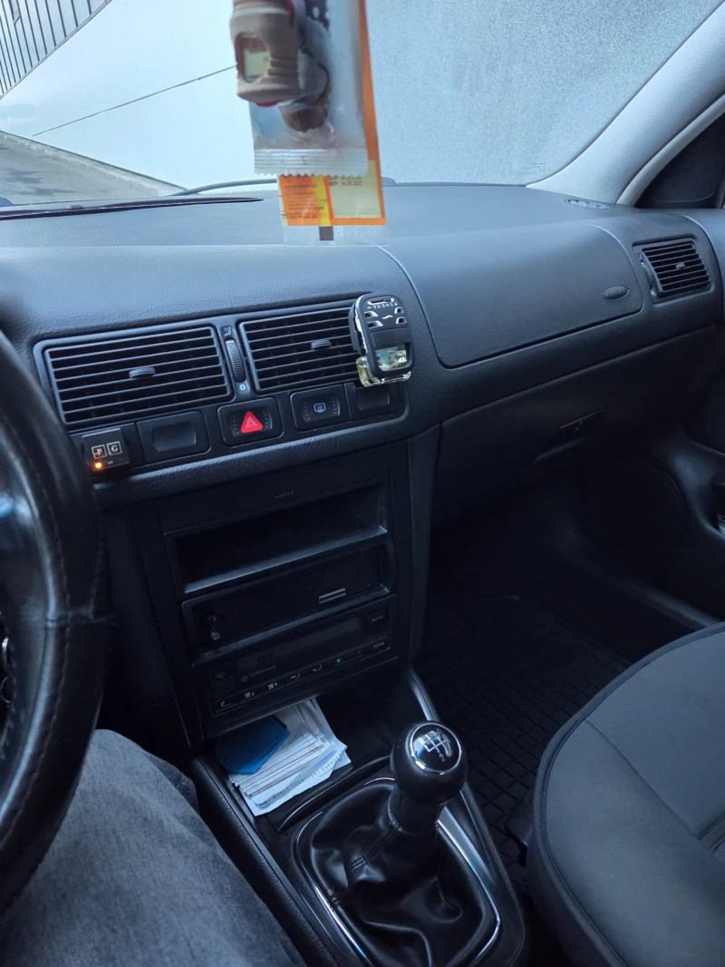 VW Golf Хечбек , снимка 10 - Автомобили и джипове - 51899318