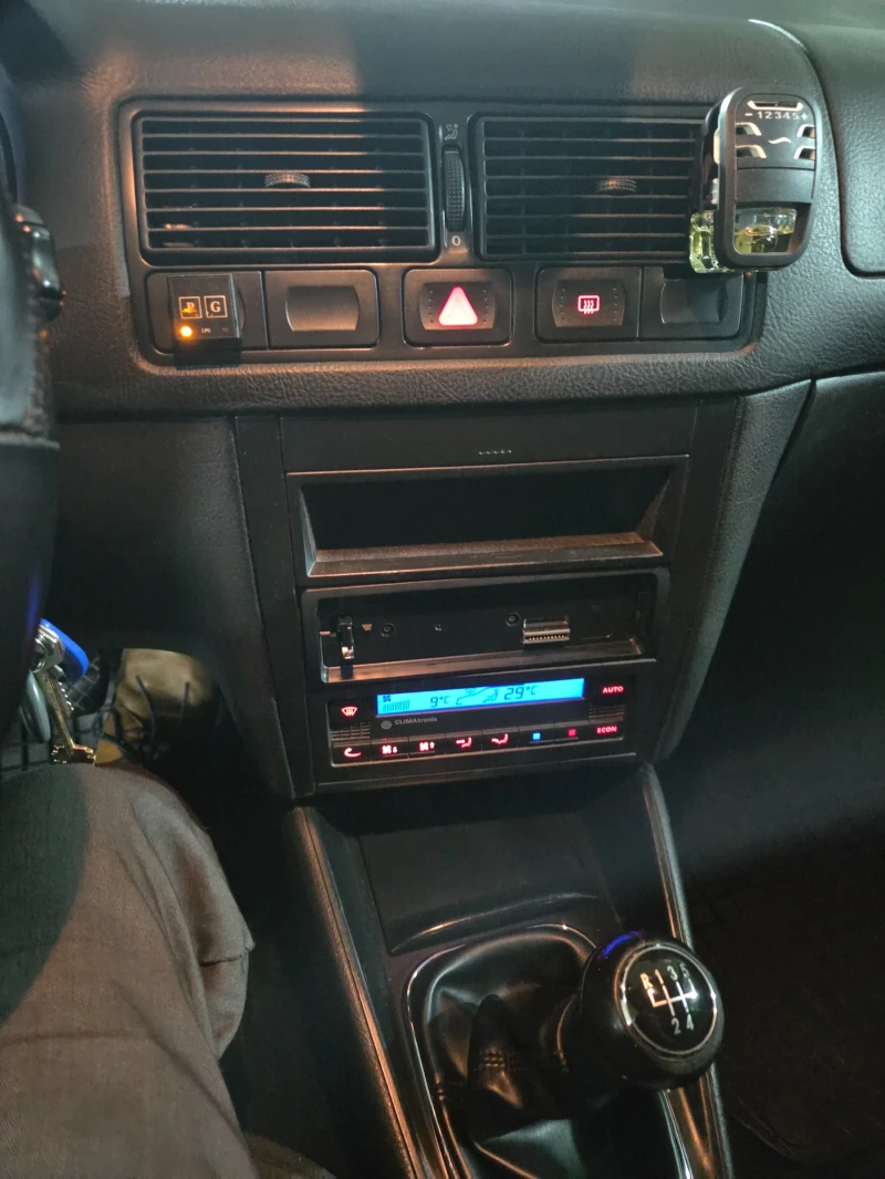 VW Golf Хечбек , снимка 3 - Автомобили и джипове - 51899318