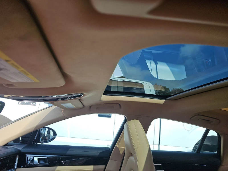 Porsche Panamera 4, снимка 13 - Автомобили и джипове - 52408356