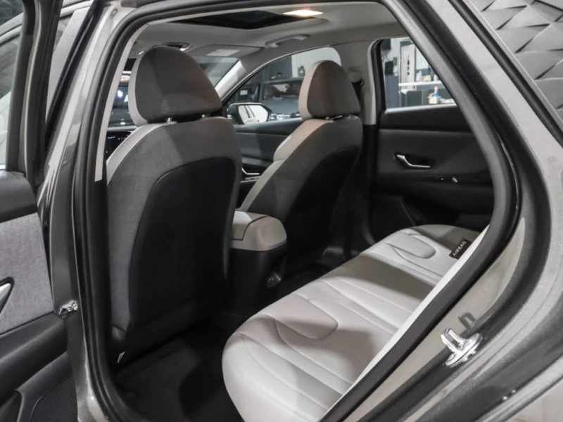 Hyundai Elantra 1.6 Hybrid / LUXURY PKG / AMBIENT / DISTRONIC, снимка 15 - Автомобили и джипове - 52677743