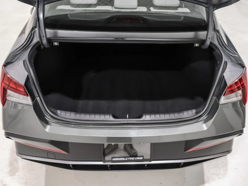 Hyundai Elantra 1.6 Hybrid / LUXURY PKG / AMBIENT / DISTRONIC, снимка 17 - Автомобили и джипове - 52677743