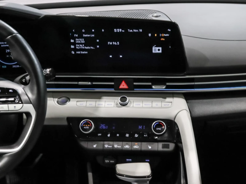 Hyundai Elantra 1.6 Hybrid / LUXURY PKG / AMBIENT / DISTRONIC, снимка 12 - Автомобили и джипове - 52677743