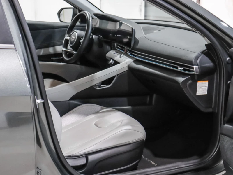 Hyundai Elantra 1.6 Hybrid / LUXURY PKG / AMBIENT / DISTRONIC, снимка 14 - Автомобили и джипове - 52677743