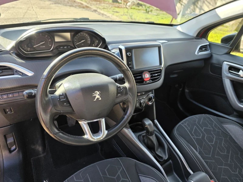 Peugeot 2008 1.6 HDI, снимка 9 - Автомобили и джипове - 53467029