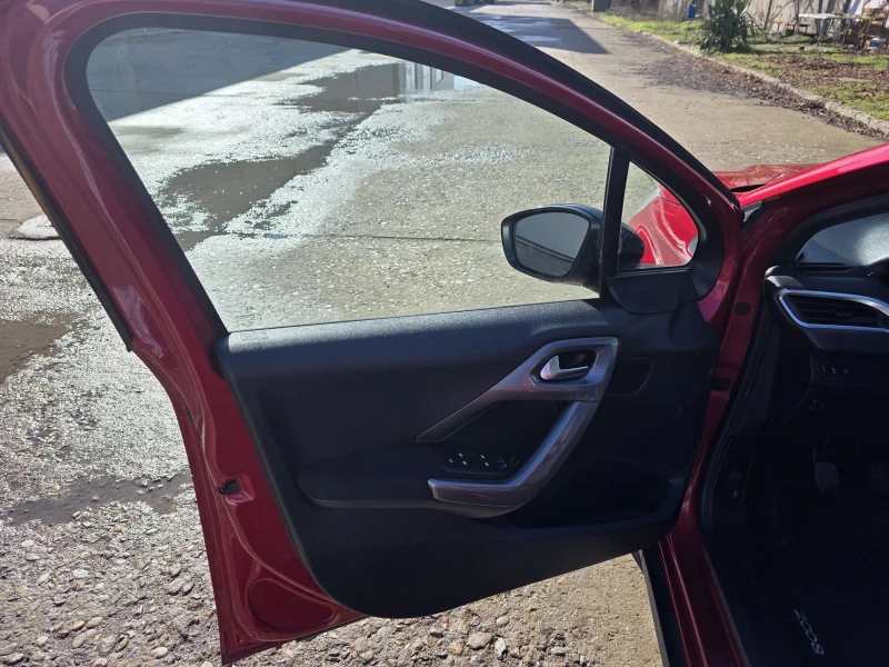 Peugeot 2008 1.6 HDI, снимка 8 - Автомобили и джипове - 53467029