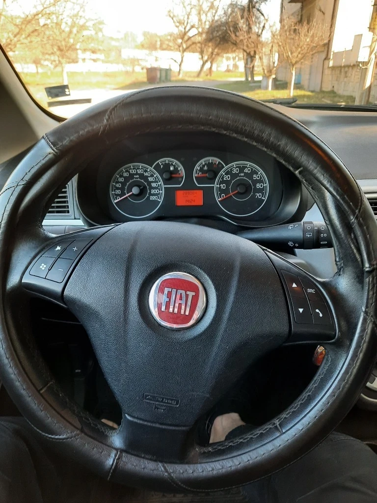 Fiat Punto, снимка 11 - Автомобили и джипове - 54393510