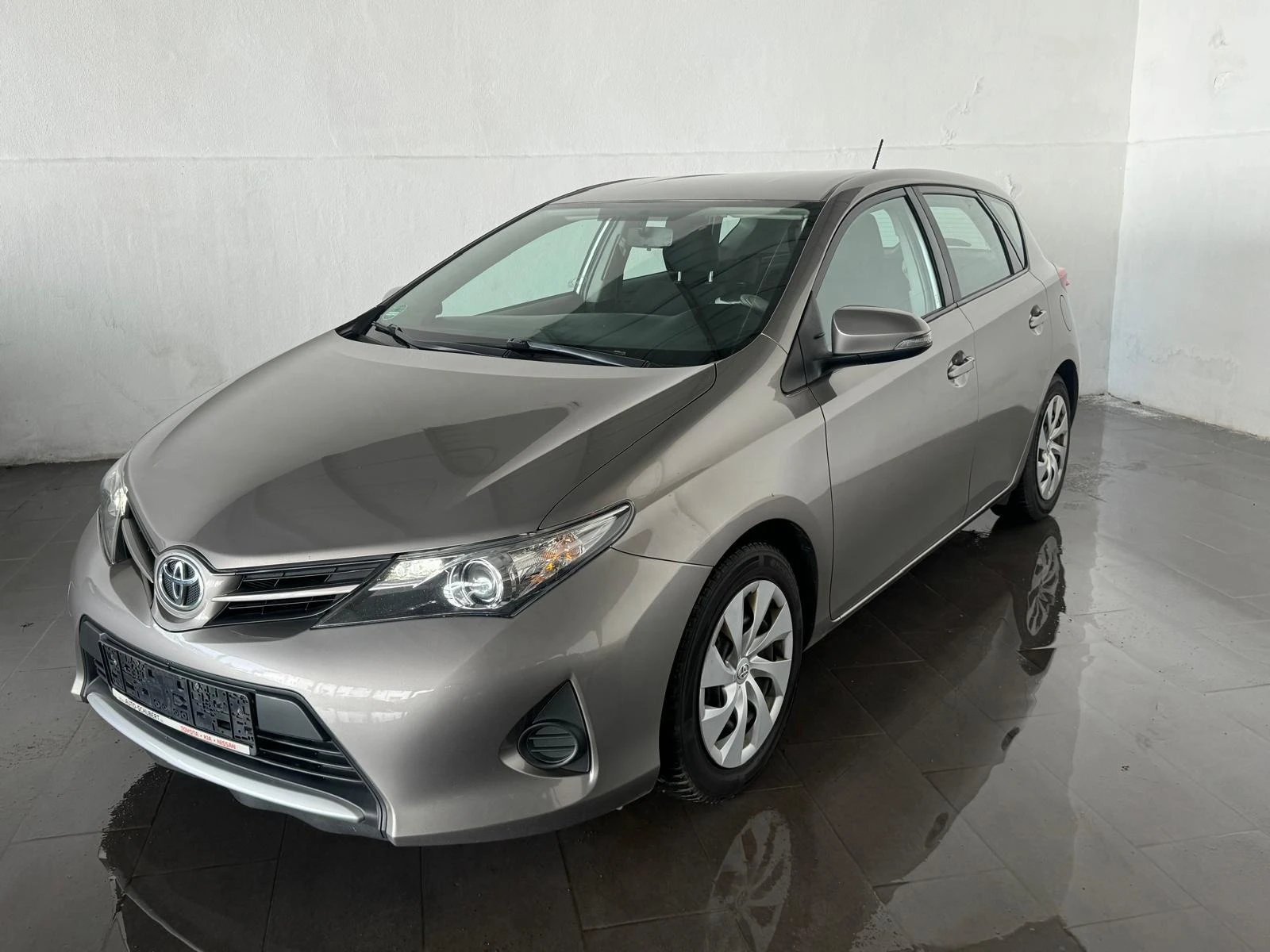 Toyota Auris 1.33i/99kc, 6 скорости, Германия  - изображение 7