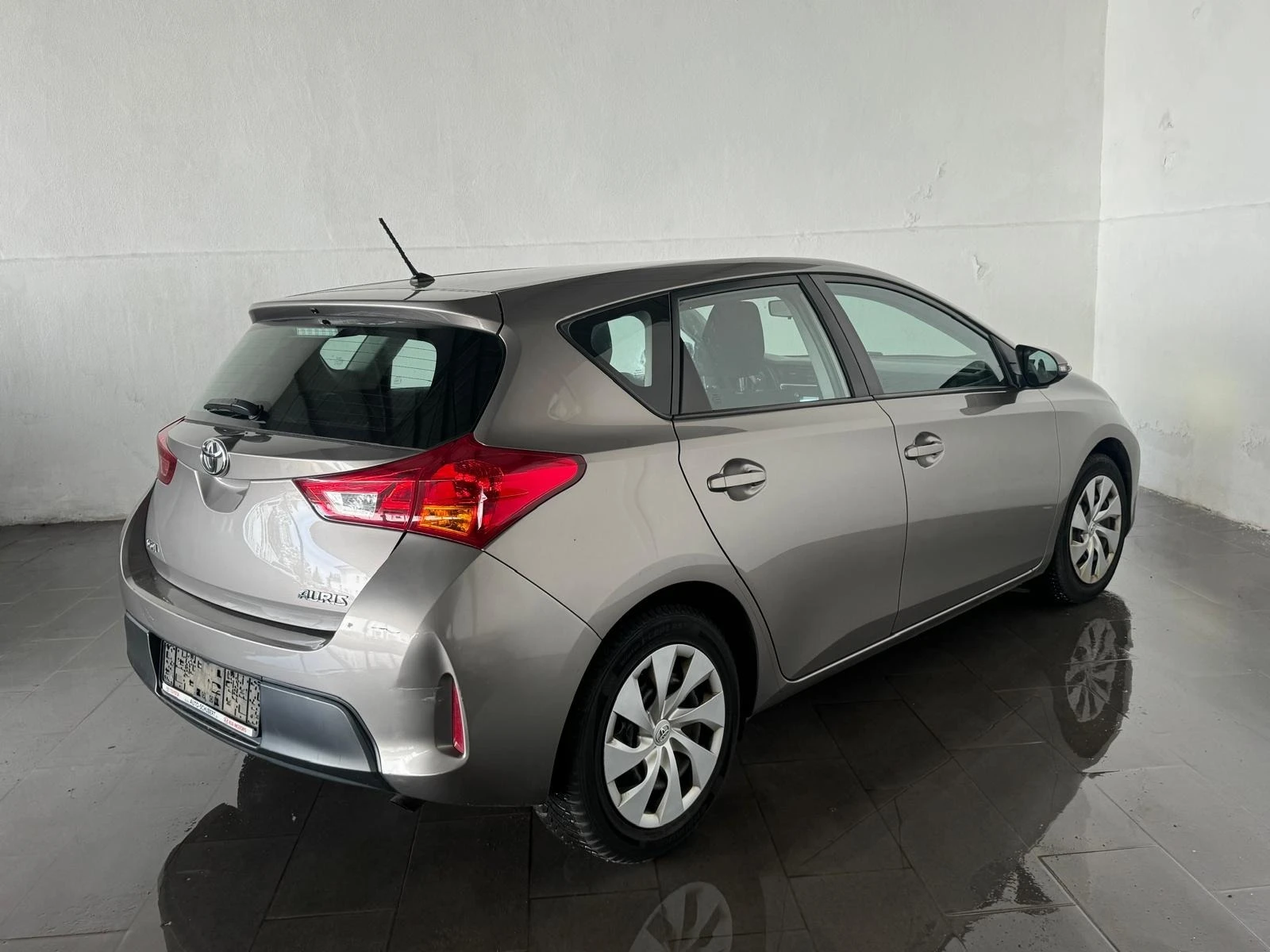 Toyota Auris 1.33i/99kc, 6 скорости, Германия  - изображение 8