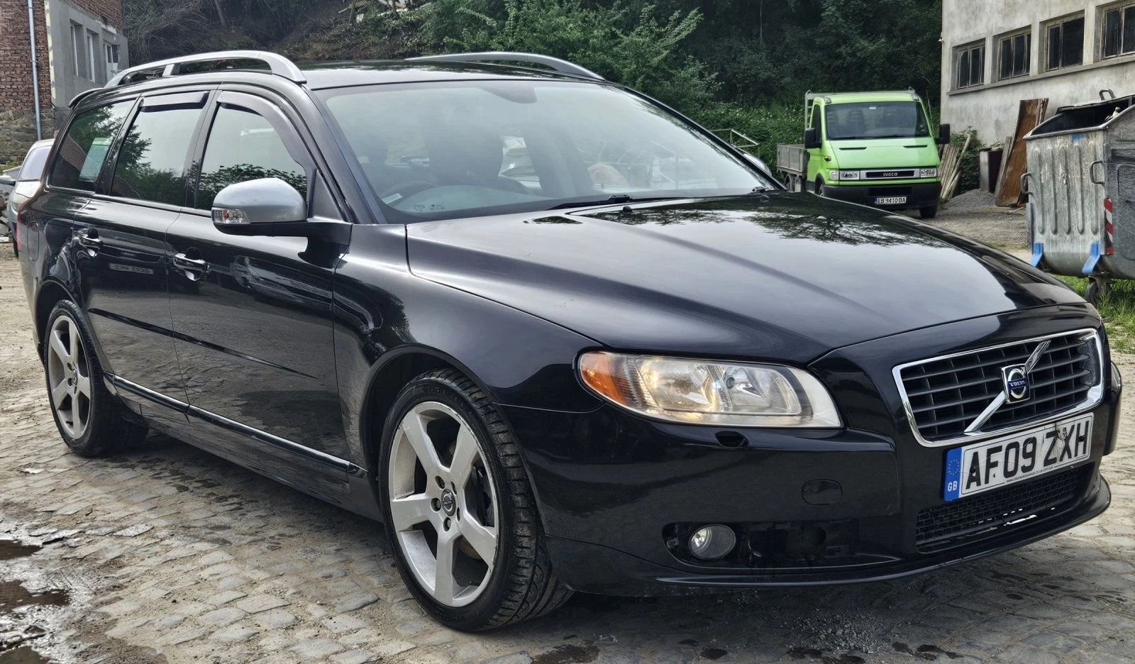 Volvo V70 R-Design - изображение 3