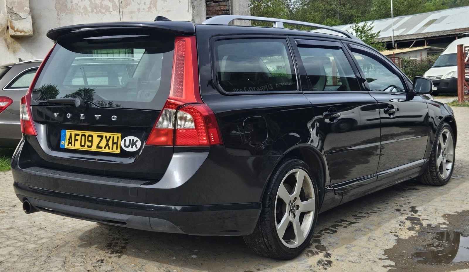 Volvo V70 R-Design - изображение 6