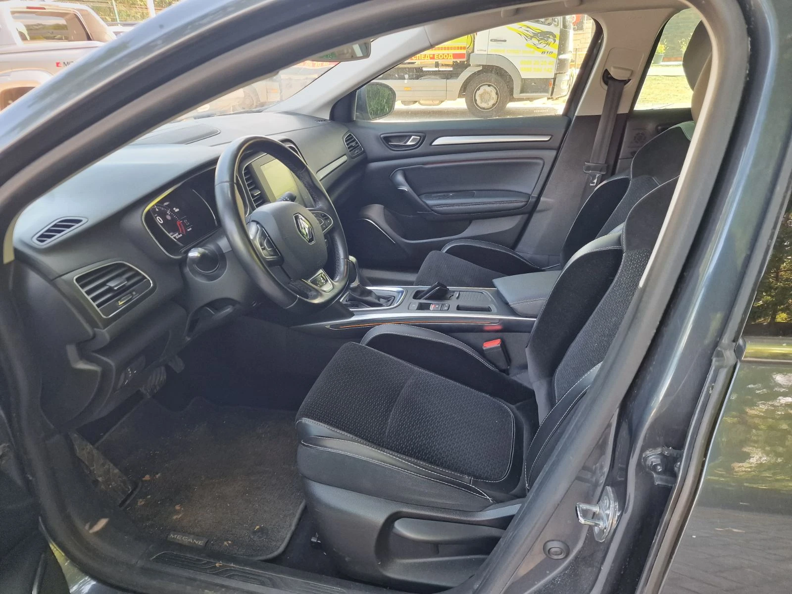 Renault Megane  - изображение 10