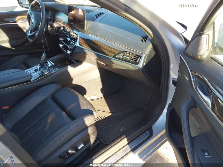 BMW 530 2l I xDrive - изображение 5