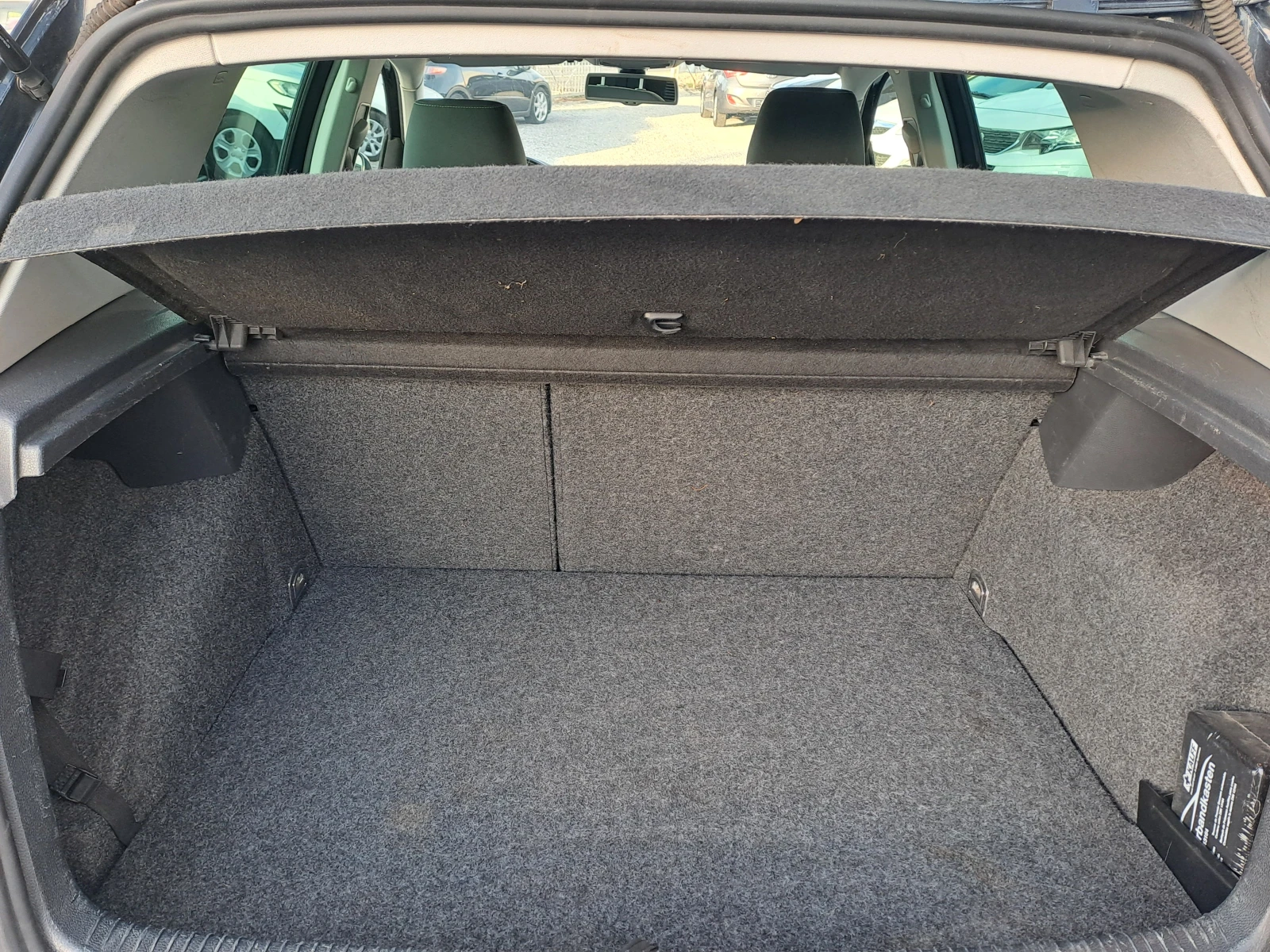 VW Golf 1.6 I  102 ks, снимка 16 - Автомобили и джипове - 54115184