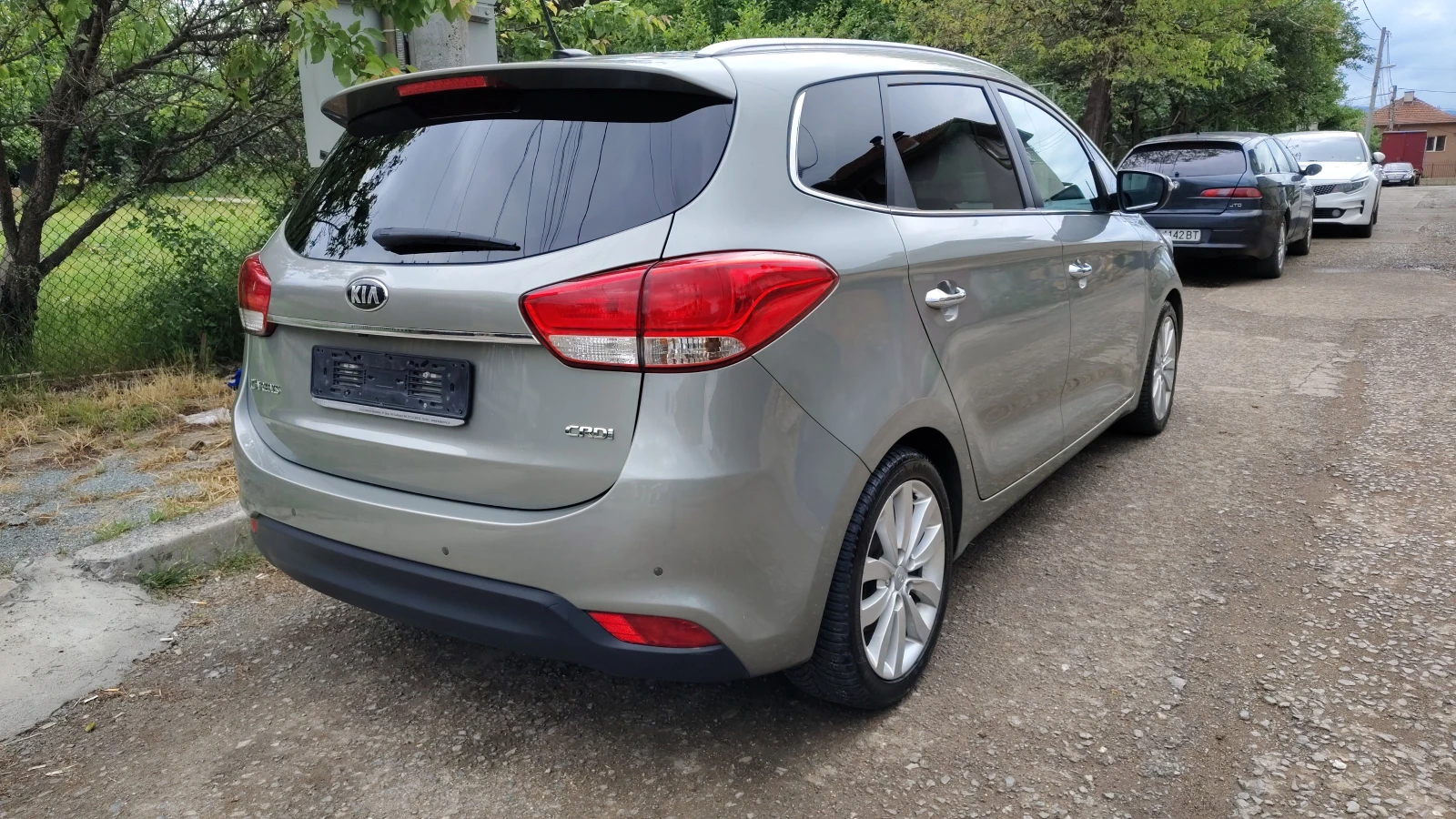 Kia Carens 1.7 CRDI Автомат Панорама 174 000км., снимка 4 - Автомобили и джипове - 54645499