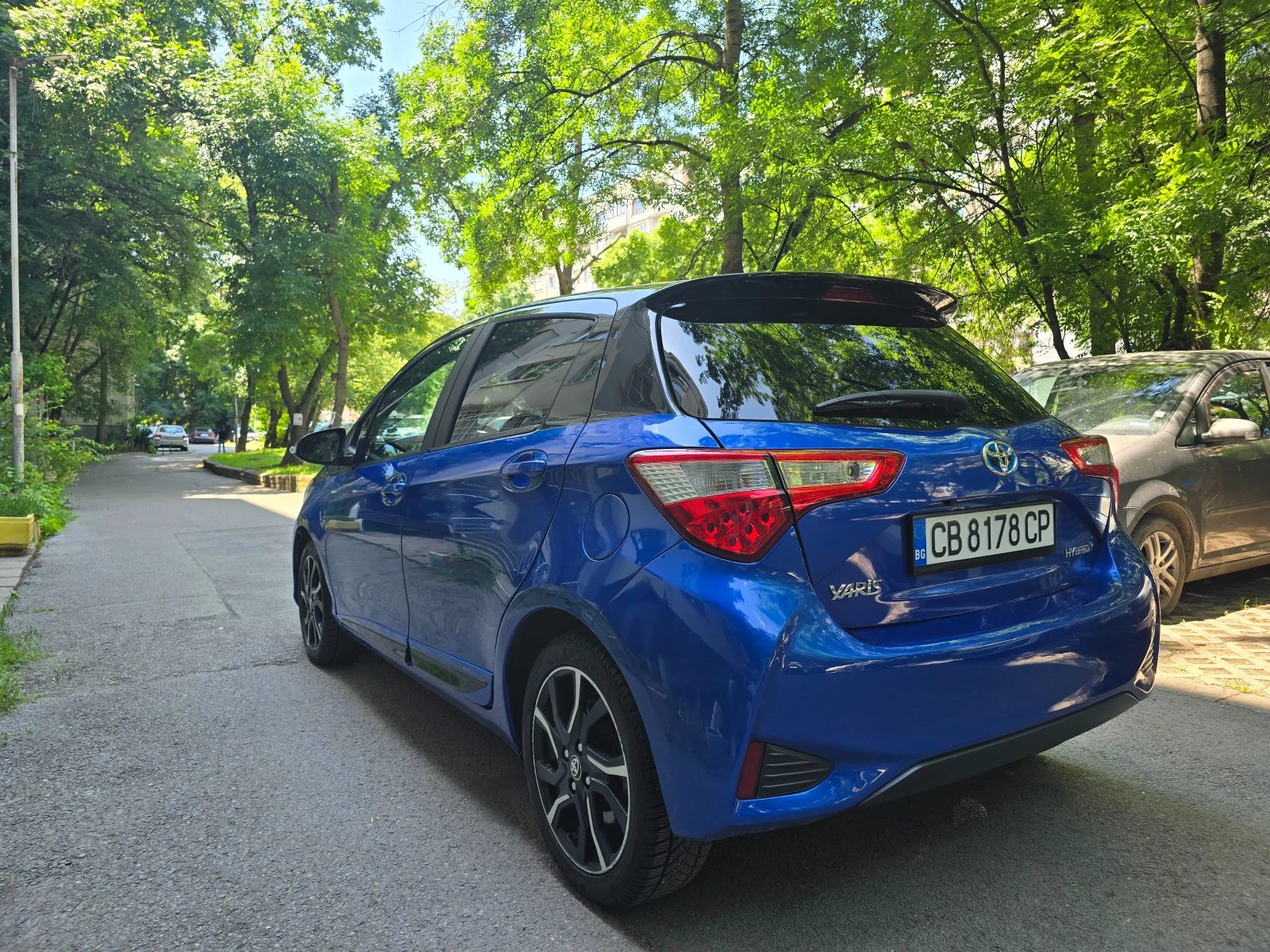 Toyota Yaris 1.5 VVT-i Hybrid, снимка 5 - Автомобили и джипове - 54809938