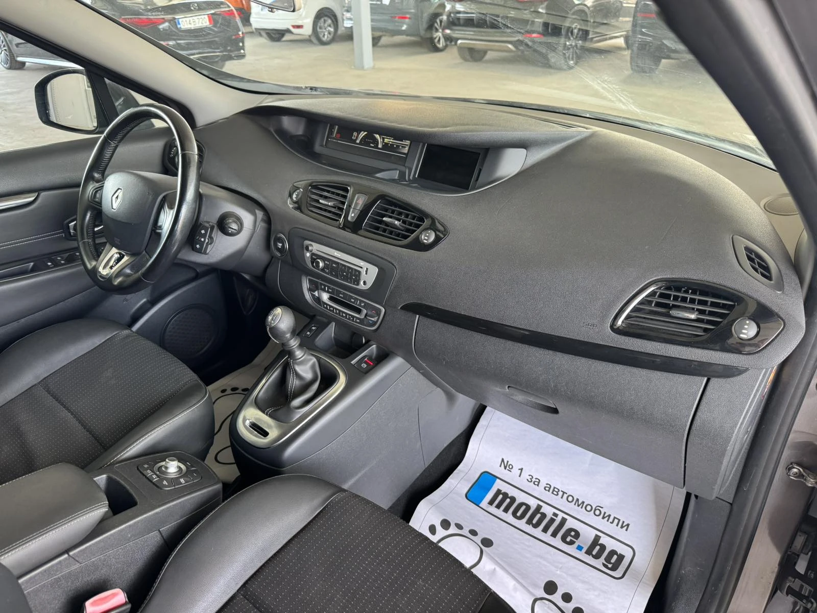 Renault Scenic 1.5dci* 110ps* 6ск* НАВИ КАМЕРА* КЛИМА* , снимка 10 - Автомобили и джипове - 55441977